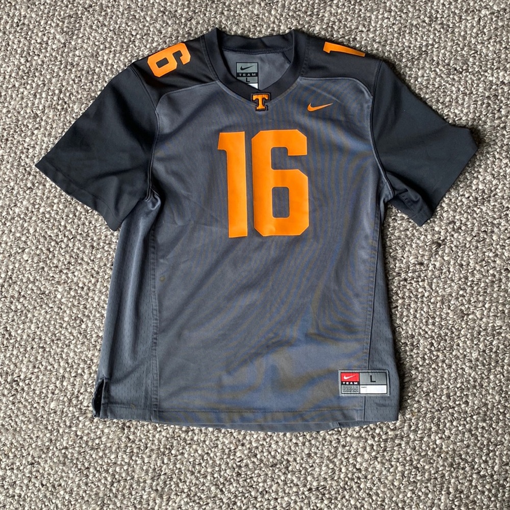Nike boys UT Jersey